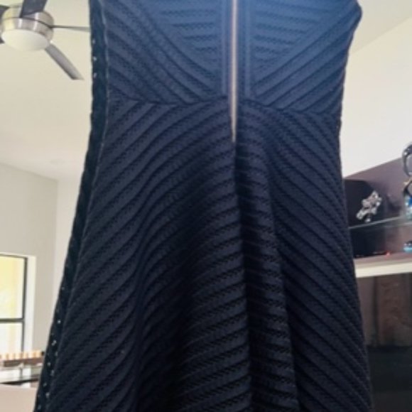 GRACIA BLOOMINGDALES SLEEVELESS  BLACK DRESS - Picture 4 of 5